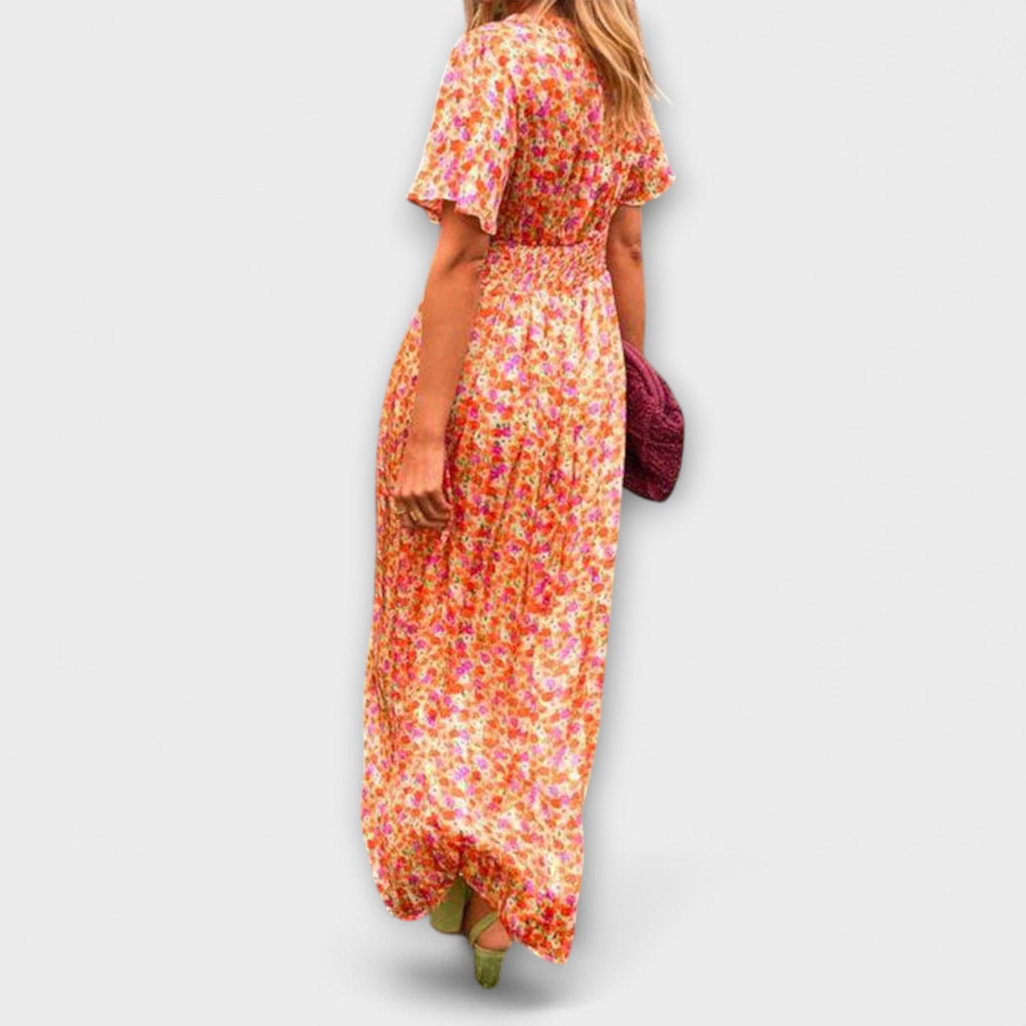 Elsie - Timeless V-Neck Dress